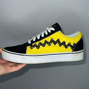 Selling lightly used VANS, Old Skool- Peanuts x Vans 2017